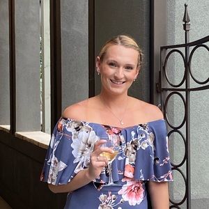 Meet your Posher, Danielle